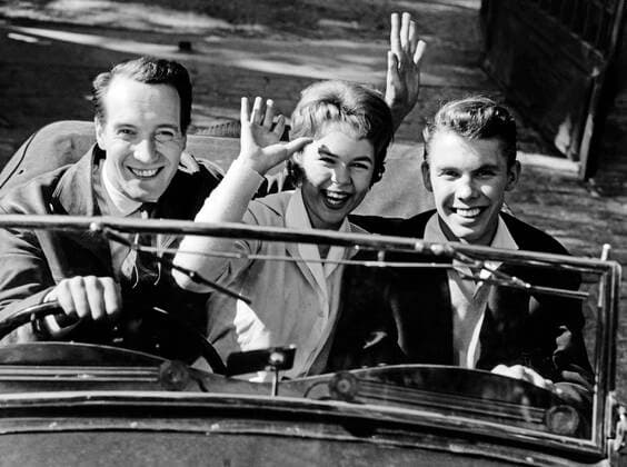 Wenn die Conny mit dem Peter, Deutschland 1958, Regie: Fritz Umgelter, Darsteller: Rolf Pinegger, Cornelia Conny Froboess, Peter Kraus Nur redaktionelle Nutzung. Editorial usage only. Copyright: ArthurxGrimm UnitedArchives82001907