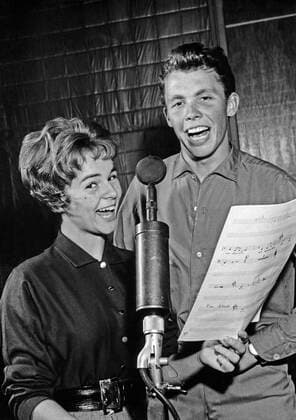 Wenn die Conny mit dem Peter, Deutschland 1958, Regie: Fritz Umgelter, Darsteller: Cornelia Conny Froboess, Peter Kraus Nur redaktionelle Nutzung. Editorial usage only. Copyright: ArthurxGrimm UnitedArchives82001912