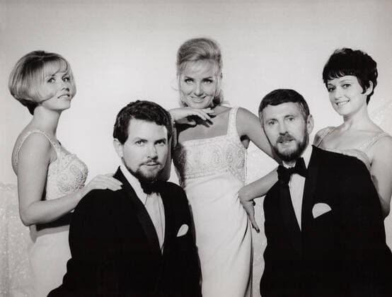 Rosy-Singers, deutsche Musikgruppe, bestehend aus Rosi Rohr, Angelika Metzger, John Wiseman und Rolf Jage, Deutschland ca. 1965. German music and singing group Rosy Singers , Germany ca. 1965. Nur redaktionelle Nutzung. Editorial usage only. Copyright: ArthurxGrimm UnitedArchives82005278