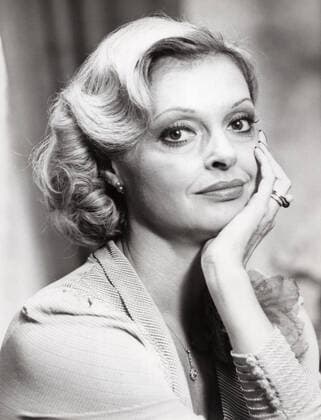 Nadja Tiller, österreichische Schauspielerin, in der Fernsehserie Es muss nicht immer Kaviar sein , Deutschland 1977. Austrian actress Nadja Tiller in the TV series Es muss nicht immer Kaviar sein , Germany 1977. Nur redaktionelle Nutzung. Editorial usage only. Copyright: ArthurxGrimm UnitedArchives82005782