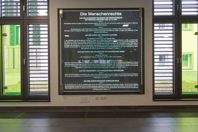 ++ 06.02.2020, Rheinland-Pfalz, Koblenz: Das Justizzentrum in Koblenz, in dem der rheinland-pfälzische Verfassungsgerichtshof, das Oberverwaltungsgericht, das Verwaltungsgericht, die Generalstaatsanwaltschaft, die Staatsanwaltschaft, das Sozialgericht und das Arbeitsgericht untergebracht sind. *** 06 02 2020, Rhineland-Palatinate, Koblenz The Justice Centre in Koblenz, which houses the Rhineland-Palatinate Constitutional Court, the Higher Administrative Court, the Administrative Court, the General Prosecutors Office, the Public Prosecutors Office, the Social Court and the Labour Court