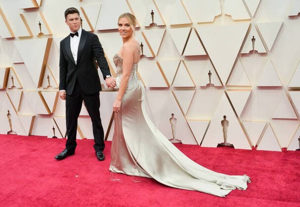 Colin Jost and Scarlett Johansson arrive for the 92nd annual Academy Awards at the Dolby Theatre in the Hollywood section of Los Angeles on Sunday, February 9, 2020.  LAP20200209535 JIMxRUYMEN
