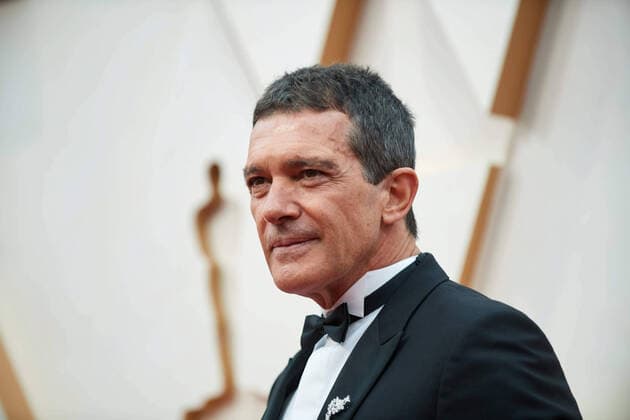 Oscar nominee, Antonio Banderas arrives on the red carpet of The 92nd Oscars at the Dolby Theatre in Hollywood, CA on Sunday, February 9, 2020. Los Angeles CA USA  Copyright: xRobertxGladdenx 33967076PLX