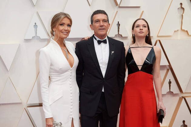 (l-r) Nicole Kimpel, Oscar nominee, Antonio Banderas, Stella Banderas arrives on the red carpet of The 92nd Oscars at the Dolby Theatre in Hollywood, CA on Sunday, February 9, 2020. Los Angeles CA USA  Copyright: xNickxAgrox 33967317PLX