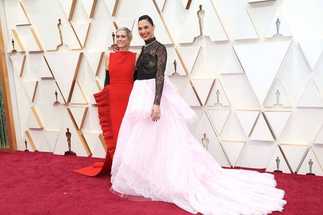 February 9, 2020, Hollywood, California, USA: KRISTEN WIIG and GAL GADOT arrive on the red carpet of The 92nd Oscars at the Dolby Theatre in Hollywood, CA on Sunday, February 9, 2020. Hollywood USA - ZUMAz03_ 20200209_sha_z03_320 Copyright: xAMPASx