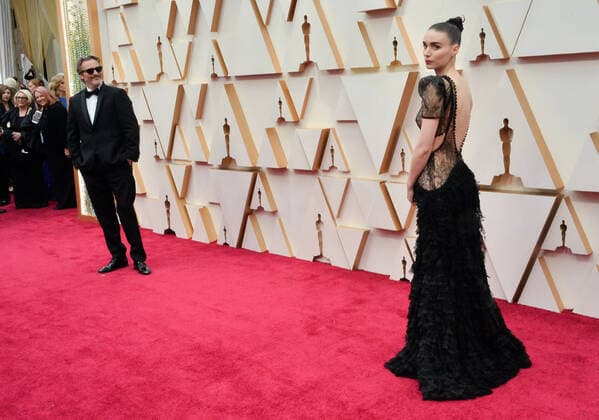 Joaquin Phoenix (L) and Rooney Mara arrive for the 92nd annual Academy Awards at the Dolby Theatre in the Hollywood section of Los Angeles on Sunday, February 9, 2020.  LAP20200209634 JIMxRUYMEN