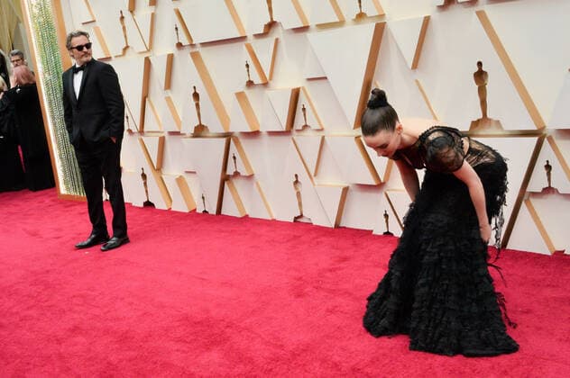 Joaquin Phoenix (L) and Rooney Mara arrive for the 92nd annual Academy Awards at the Dolby Theatre in the Hollywood section of Los Angeles on Sunday, February 9, 2020.  LAP20200209632 JIMxRUYMEN