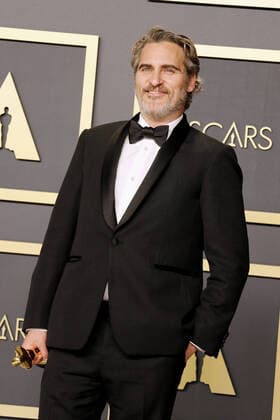 Joaquin Phoenix, der Schauspieler und Preistraeger (Bester Hauptdarsteller) beim Gewinner Photocall bei der Oscar Verleihung der 92. Academy Awards am 9.02.220 im Press Room in Hollywood, Los Angeles 92th Annual Academy Awards - Press Room - Gewinner Preisträger Photocall