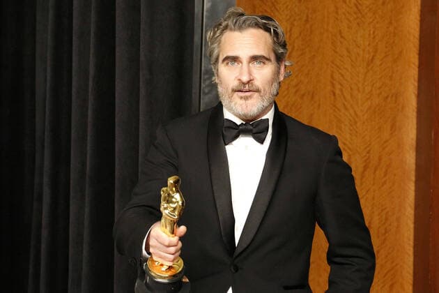 Joaquin Phoenix, der Schauspieler und Preistraeger (Bester Hauptdarsteller) beim Gewinner Photocall bei der Oscar Verleihung der 92. Academy Awards am 9.02.220 im Press Room in Hollywood, Los Angeles 92th Annual Academy Awards - Press Room - Gewinner Preisträger Photocall