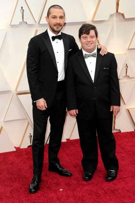 Shia LaBeouf und Zack Gottsagen bei der Oscar Verleihung 2020 92nd Annual Academy Awards im Dolby Theatre im Hollywood & Highland Center. Los Angeles, 09.02.2020