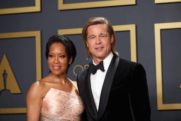 Regina King and Brad Pitt pose backstage with the Oscar for Actor In A Supporting Role during the live ABC Telecast of The 92nd Oscars at the Dolby Theatre in Hollywood, CA on Sunday, February 9, 2020. Los Angeles CA USA  Copyright: xNickxAgrox 33967992PLX