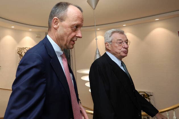 Friedrich Merz (CDU) Mi. und Heinrich Weiss re. CDA Preisverleihung Roswith Oerter Preis an Heinrich Weiss Inhaber SMS Group am 10.02.2020 in Siegen Deutschland
