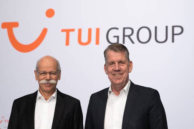 News Themen der Woche KW07 News Bilder des Tages Hannover, 11.02.2020, : Der Aufsichtsratvorsitzende der Tui AG, Dieter Zetsche (l), und der Vorstandsvorsitzende der Tui Group, Friedrich Joussen, während der Hauptversammlung der Tui Group in der TUI Arena, Der weltgrößte Reisekonzern Tui, legt seine Geschäftszahlen für das erste Quartal vor.