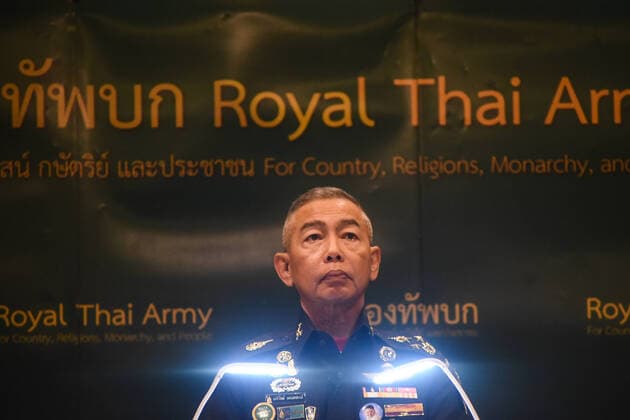 2020 Bilder des Jahres, News 02 Februar News Themen der Woche KW07 News Bilder des Tages Apirat Kongsompong reacts during a press conference Royal Thai Army Commander-in-Chief Apirat Kongsompong reacts during a press conference in Bangkok, after a mass shooting incident in Nakhon Ratchasima over the weekend. An emotional Apirat on February 11 urged a nation in mourning over a mass shooting not to blame the army after a soldier gunned down at least 29 people in a rampage linked to a debt dispute with a senior officer. Thailand Copyright: VichanxPoti