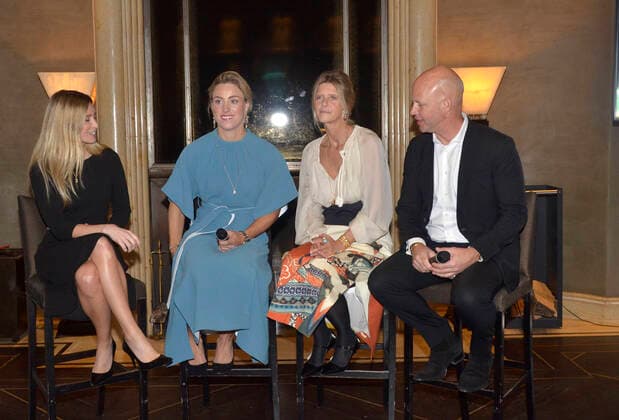Angelique Kerber, Bayrischer Hof München, Tennis, Tennisspielerin, Wimbledonsiegerin von 2018 Angelique Kerber hat einen Sponsoring-Vertrag mit der dänischen Schmuckmarke Ole Lynggaard Copenhagen geschlossen. Grand-Slam-Siegerin, Berufstennisspielerin, will bei den Olympischen Spielen 2020 in Tokio die Fahne der deutschen Mannschaft tragen. v.l. Moderatorin Christiane Imdahl, Angelique Kerber, Charlotte Lynggaard - Creative Director, CEO Søren Lynggaard
