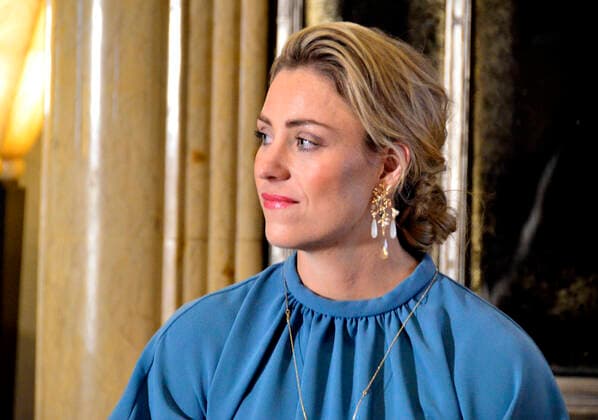 Entertainment Themen der Woche KW07 Entertainment Bilder des Tages Angelique Kerber mit Ohrringen von Ole Lynggaard, Bayrischer Hof München, Tennis, Tennisspielerin, Wimbledonsiegerin von 2018 Angelique Kerber hat einen Sponsoring-Vertrag mit der dänischen Schmuckmarke Ole Lynggaard Copenhagen geschlossen. Grand-Slam-Siegerin, Berufstennisspielerin, will bei den Olympischen Spielen 2020 in Tokio die Fahne der deutschen Mannschaft tragen.