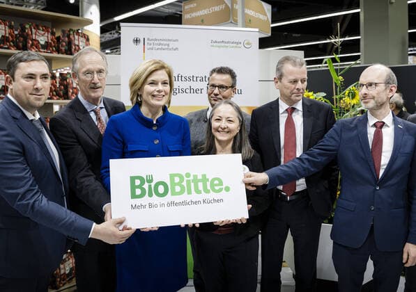 2020 Bilder des Jahres, News 02 Februar News Themen der Woche KW07 News Bilder des Tages Bundeslandwirtschaftsministerin Julia Kloeckner, CDU, aufgenommen im Rahmen eines Rundgangs ueber die BioFach in Nuernberg. 12.02.2020. Nuernberg Deutschland *** Federal Minister of Agriculture Julia Kloeckner, CDU, recorded during a tour of BioFach in Nuremberg 12 02 2020 Nuremberg Germany Copyright: xFelixxZahn photothek.netx