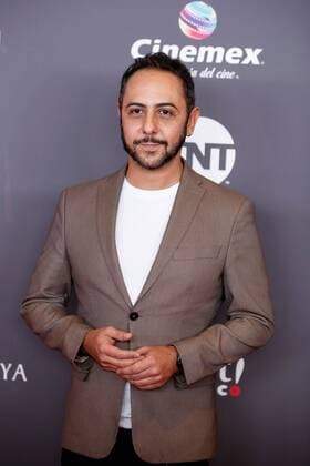 Mexican Actor Humberto Busto poses for a photograph at the event of presentation of the 2020 Xcaret Platinum Awards, in Mexico City, Mexico 12 February 2020. Las ninas bien , Arana and Dolor y Gloria are some of the shortlisted films in more categories for the seventh edition of the Xcaret Platinum Awards of Ibero-American Cinema, the organization announced wednesday from Mexico City. EFE Jose Mendez Las ninas bien , Arana and Dolor y gloria , favorites in Platinum Awards !ACHTUNG: NUR REDAKTIONELLE NUTZUNG!  Copyright: xJoséxMéndezx(es-ES)x MEX4936 20200213-637171608640300576