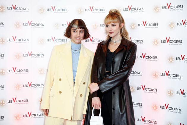 Pomme et Angele CELEBRITES : Photocall 35eme edition des Victoires de la Musique - Paris - 14 02 2020 GwendolineLeGoff Panoramic 