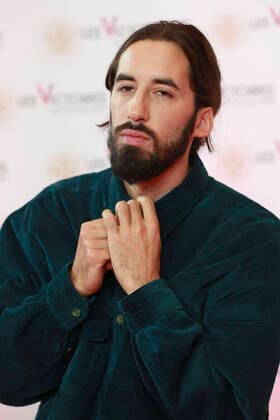Lomepal CELEBRITES : Photocall 35eme edition des Victoires de la Musique - Paris - 14 02 2020 GwendolineLeGoff Panoramic 