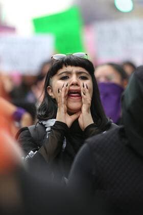 Women protest outside the newspaper La Prensa in Mexico City, Mexico, 14 February 2020. Hundreds of Mexican activists who marched in the capital against gender violence this Friday set four vehicles in a newspaper on fire as a reprisal to the media that spread images of Ingrid Escamilla s femicide. EFE Sashenka Gutiérrez Feminists burn a newspaper vehicle in Mexico City !ACHTUNG: NUR REDAKTIONELLE NUTZUNG!  Copyright: xSashenkaxGutierrezx AME2638 20200215-637173325880266706