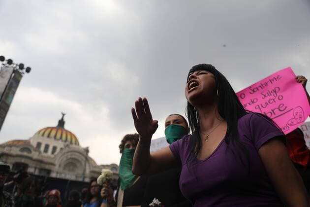 Women protest outside the newspaper La Prensa in Mexico City, Mexico, 14 February 2020. Hundreds of Mexican activists who marched in the capital against gender violence this Friday set four vehicles in a newspaper on fire as a reprisal to the media that spread images of Ingrid Escamilla s femicide. EFE Sashenka Gutiérrez Feminists burn a newspaper vehicle in Mexico City !ACHTUNG: NUR REDAKTIONELLE NUTZUNG!  Copyright: xSashenkaxGutierrezx AME2646 20200215-637173325922766759
