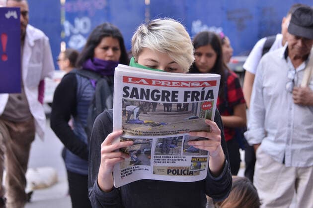 Women during a riots protest in Mexico MEXICO CITY, MEXICO - FEBRUARY 14: Several feminist demonstrators take part a protest against gender-based violence against of women after the murder of Ingrid Escamilla, 25, stabbed to death and then skinned by her partner in the north of Mexico City at Reforma Avenue on February 14, 2020 in Mexico City, Mexico Copyright: xCarlosxTischlerx EYE_1438