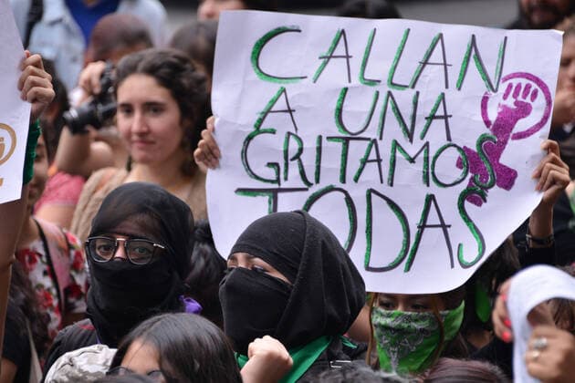 Women during a riots protest in Mexico Several feminist demonstrators take part in a protest against gender-based violence against women after the murder of Ingrid Escamilla, 25, stabbed to death and then skinned by her partner in the north of Mexico City at Reforma Avenue in Mexico City, Mexico Mexico City Mexico Copyright: CarlosxTischler EyepixxGroup