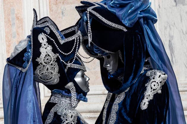 Karneval in Venedig 2020 Venedig, Italien. 15. Februar 2020. Karneval in Venedig mit bunten Kostümen und Masken.