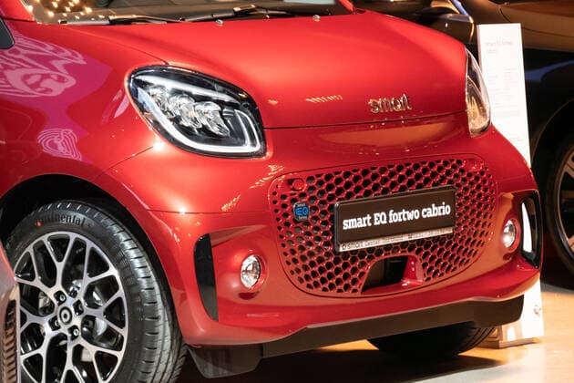 Bochum, Deutschland, 12.02.2020: Front eines smart EQ fortwo beim Car Symposium. *** Bochum, Germany, 12 02 2020 Front of a smart EQ fortwo at the Car Symposium