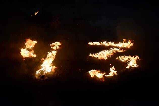 News Bilder des Tages February 16, 2020: EUM20200216SOC26.JPG .TUXTLA GUTIERREZ, Chis. ProtestProtesta-Normalistas.- 16 de febrero de 2020. Estudiantes de la Normal Rural de Mactumactza quemaron una cabeza de carton que hacia referencia al expresidente Enrique Pena Nieto en la explanada del Palacio de Gobierno de Chiapas, luego marchar y ser desalojados juntos con los padres de los 43 normalistas de Ayotzinapa. Foto: Agencia EL UNIVERSALEELG Copyright: xElxUniversalx