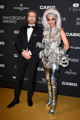 Marc Czemper mit Casio Model bei der Verleihung des 4. Inhorgenta Award 2020 in der BMW Welt. München, 16.02.2020