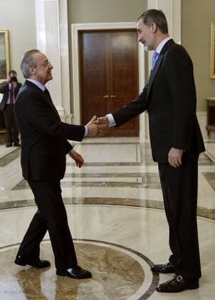 Spain s King Felipe VI (R) receives Real Madrid s president Florentino Perez (L) after winning the Basketball King s Cup during a reception held at Zarzuela Palace in Madrid, Spain, 17 February 2020. Real Madrid won Unicaja last 16 February during the final of the Basketball King s Cup tournament held in Malaga. Spain s King Felipe VI receives Real Madrid Basketball team after winning the Basketball King s Cup !ACHTUNG: NUR REDAKTIONELLE NUTZUNG!  Copyright: xJavierxLizónx GRAF1940 20200217-637175646092710716