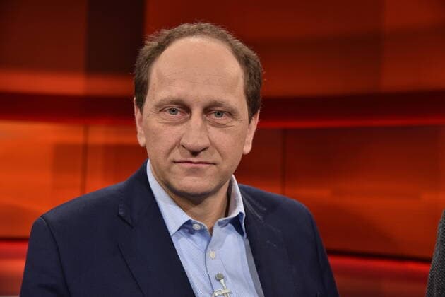 Der Politiker Alexander Graf Lambsdorff, FDP, stellv. Fraktionsvorsitzender zu Gast in der ARD Talkshow Hart aber Fair am 17.02.2020 in Köln. *** The politician Alexander Graf Lambsdorff, FDP, deputy parliamentary party leader guest on the ARD talk show Hart aber Fair on 17 02 2020 in Cologne