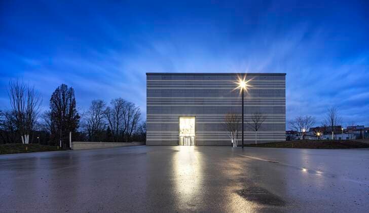 Bauhaus Museum Weimar, Nachtaufnahme, Weimar, Thüringen, Deutschland, Europa *** Bauhaus Museum Weimar, night photograph, Weimar, Thuringia, Germany, Europe Copyright: imageBROKER AndreasxVitting iblavi05101108.jpg