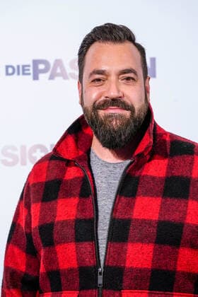 Vorstellung am Dienstag (18.02.2020) aller Teilnehmer zum RTL Musik-Live-Event Die Passion in Essen. (Foto: Laith Aldin (Petrus)) Mit einem Staraufgebot an bekannten Saenger*innen und Schauspieler*innen inszeniert RTL am Mittwoch, 8. April 2020 live (20.15 Uhr), auf dem Burgplatz in Essen die groesste Geschichte aller Zeiten als grosses Musik-Live-Event. Die Passion ist eine moderne und ungewoehnliche Darstellung der letzten Tage im Leben von Jesus Christus - zum Leben erweckt und in die heutige Zeit transportiert mit Hilfe bekannter Popsongs. Thomas Gottschalk fuehrt als Erzaehler durch die Passionsgeschichte. (Siehe epd-Bericht vom 18.02.2020)