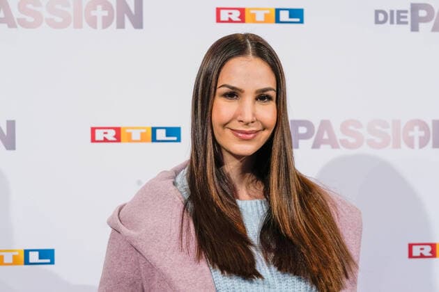Vorstellung am Dienstag (18.02.2020) aller Teilnehmer zum RTL Musik-Live-Event Die Passion in Essen. (Foto: Sila Sahin (Juengerin)) Mit einem Staraufgebot an bekannten Saenger*innen und Schauspieler*innen inszeniert RTL am Mittwoch, 8. April 2020 live (20.15 Uhr), auf dem Burgplatz in Essen die groesste Geschichte aller Zeiten als grosses Musik-Live-Event. Die Passion ist eine moderne und ungewoehnliche Darstellung der letzten Tage im Leben von Jesus Christus - zum Leben erweckt und in die heutige Zeit transportiert mit Hilfe bekannter Popsongs. Thomas Gottschalk fuehrt als Erzaehler durch die Passionsgeschichte. (Siehe epd-Bericht vom 18.02.2020)