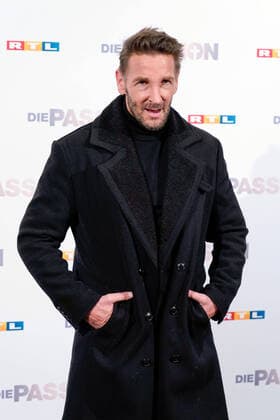 Vorstellung am Dienstag (18.02.2020) aller Teilnehmer zum RTL Musik-Live-Event Die Passion in Essen. (Foto: Mark Keller (Judas)) Mit einem Staraufgebot an bekannten Saenger*innen und Schauspieler*innen inszeniert RTL am Mittwoch, 8. April 2020 live (20.15 Uhr), auf dem Burgplatz in Essen die groesste Geschichte aller Zeiten als grosses Musik-Live-Event. Die Passion ist eine moderne und ungewoehnliche Darstellung der letzten Tage im Leben von Jesus Christus - zum Leben erweckt und in die heutige Zeit transportiert mit Hilfe bekannter Popsongs. Thomas Gottschalk fuehrt als Erzaehler durch die Passionsgeschichte. (Siehe epd-Bericht vom 18.02.2020)
