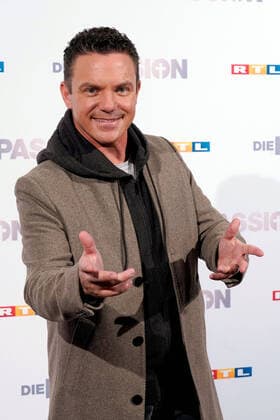 Vorstellung am Dienstag (18.02.2020) aller Teilnehmer zum RTL Musik-Live-Event Die Passion in Essen. (Foto: Stefan Mross (Juenger)) Mit einem Staraufgebot an bekannten Saenger*innen und Schauspieler*innen inszeniert RTL am Mittwoch, 8. April 2020 live (20.15 Uhr), auf dem Burgplatz in Essen die groesste Geschichte aller Zeiten als grosses Musik-Live-Event. Die Passion ist eine moderne und ungewoehnliche Darstellung der letzten Tage im Leben von Jesus Christus - zum Leben erweckt und in die heutige Zeit transportiert mit Hilfe bekannter Popsongs. Thomas Gottschalk fuehrt als Erzaehler durch die Passionsgeschichte. (Siehe epd-Bericht vom 18.02.2020)