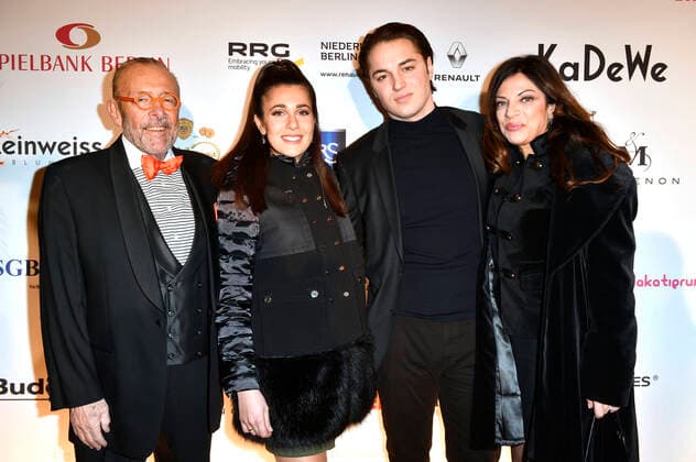 Leonhard R. Müller, Gast, David Zechbauer und Alice Brauner beim Askania Award 2020 im Wintergarten Variete. Berlin, 18.02.2020