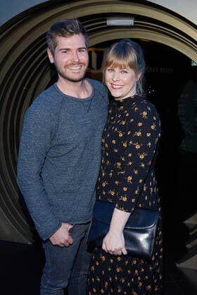 Peter Foyse mit Ehefrau Katharina Kuepper - Verleihung des Kurzfilmpreises BLAUE BLUME von Romance TV im The Reed in Berlin am 19.02.2020. Blaue Blume Award
