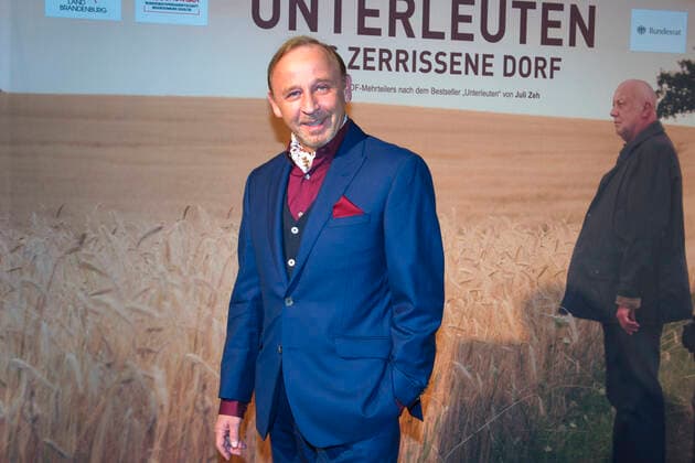 Alexander Held bei der Preview des ZDF TV-Dreiteilers Unterleuten - Das zerrissene Dorf in der Vertretung des Landes Brandenburg. Berlin, 18.02.2020 *** Alexander Held at the preview of the ZDF TV three-part series Unterleuten Das zerrissene Dorf at the Brandenburg Representation Berlin, 18 02 2020 Foto:xC.xBehringx xFuturexImage