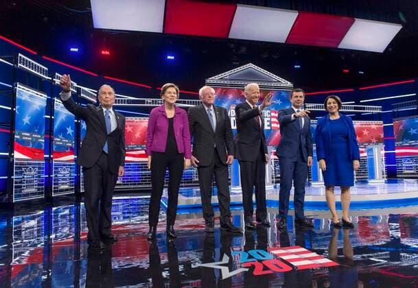 February 19, 2020, Las Vegas, Nevada, USA: From left, Democratic presidential candidates MICHAEL BLOOMBERG, ELIZABETH WARREN, BERNIE SANDERS, JOE BIDEN, PETE BUTTIGIEG and AMY KLOBUCHAR pose for photographers ahead of the NBC News & MSNBC Democratic Debate at Paris Las Vegas. Las Vegas USA - ZUMAce6_ 20200219_zaf_ce6_003 Copyright: xBrianxCahnx