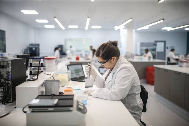 Employees of mAbxience, a biotechnology company of Argentine origin specialized in monoclonal antibodies, work during the inauguration of a new industrial plant of the company in Buenos Aires, Argentina, 20 February 2020. Inauguration of the new mAbxience plant !ACHTUNG: NUR REDAKTIONELLE NUTZUNG!  Copyright: xJuanxIgnacioxRoncoronix AME4818 20200220-637178154926544134