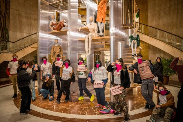 Milan. Flashmob from Zara in progress vittorio emanuele organized by Non Una Di Meno coordination of student collectives against Fashion Week (Carlo Cozzoli Fotogramma, Milan - 2020-02-20) p.s. la foto e utilizzabile nel rispetto del contesto in cui e stata scattata, e senza intento diffamatorio del decoro delle persone rappresentate  Copyright: xCarloxCozzolix xFOTOGRAMMAx