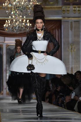 2020 Bilder des Jahres, Entertainment 02 Februar Entertainment Themen der Woche KW08 Entertainment Bilder des Tages Milan Fashion Week, Woman Fall Winter. 2020 2021 Milan, Women s Fashion Autumn Winter 2020.2021 Moschino Fashion Show Pictured: Model  Copyright: xsickix xIPAx xFotosickix