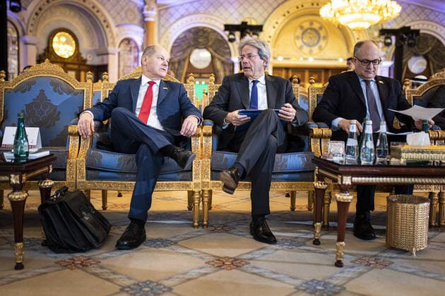 Olaf Scholz (L), Bundesminister der Finanzen, Paolo Gentiloni (M), EU-Kommissar fuer Wirtschaft, und Roberto Gualtieri (R), Finanzminister von Italien, aufgenommen im Rahmen des International Tax Symposiums in Riad, 22.02.2020. In Riad findet das Treffen der G20-Finanzminister und der Notenbankgouverneure statt. Riad Saudi Arabia Copyright: xFlorianxGaertnerx
