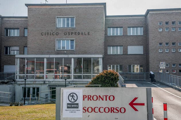 2020 Bilder des Jahres, News 02 Februar News Themen der Woche KW08 News Bilder des Tages Codogno. Corona Virus Covid-19 emergency in Codogno closed shops and people with masks In the photo the closed Codogno hospital (Carlo Cozzoli Fotogramma, Milan - 2020-02-22) p.s. la foto e utilizzabile nel rispetto del contesto in cui e stata scattata, e senza intento diffamatorio del decoro delle persone rappresentate  Copyright: xCarloxCozzolix xFOTOGRAMMAx