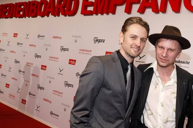 Axel Schreiber gestorben Axel Schreiber und Robert Stadlober bei der Medienboard Berlin Brandenburg MBB Berlinale Party am 22.02.2020 in Berlin Medienboard MBB Berlinale Party 2020 in Berlin *** Axel Schreiber and Robert Stadlober at the Medienboard Berlin Brandenburg MBB Berlinale Party on 22 02 2020 in Berlin Medienboard MBB Berlinale Party 2020 in Berlin 
