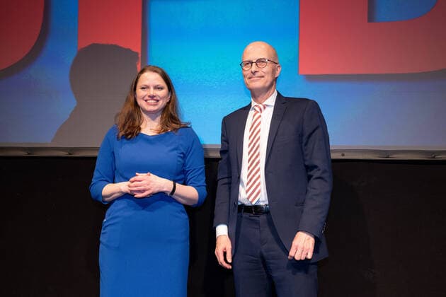 Wiedergewählter Erster Bürgermeister von Hamburg Peter Tschentscher - Jubel auf der Wahlparty der SPD in der Markthalle - mit Melanie Leonhard;Wahl Bürgerschaftswahl 2020 - Wiedergewählter Erster Bürgermeister von Hamburg Peter Tschentscher - Jubel auf der Wahlparty der SPD in der Markthalle -, Hamburg Hamburg Deutschland Markthalle